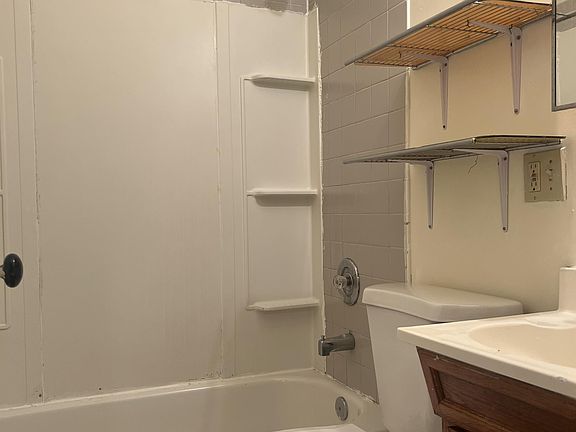 4th image of 684 State St Unit 1