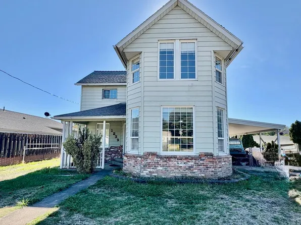 1239 Sycamore St, Clarkston, WA 99403