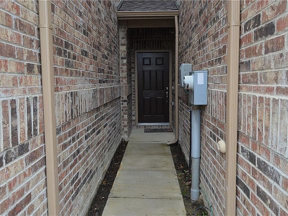2nd image of 1936 Sherburne St