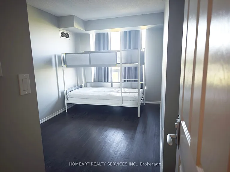 28 Pemberton Ave #1007 — Photo 7