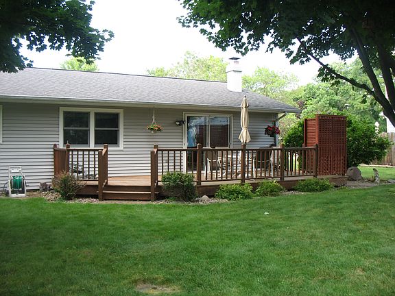 3rd image of 685 Sterling Dr