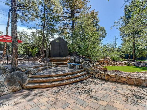 3rd image of 759 W Pine Knoll Dr