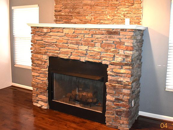 4th image of 7371 Thomas Hall Dr