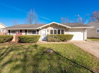 724 Surrey Dr, Streamwood, IL