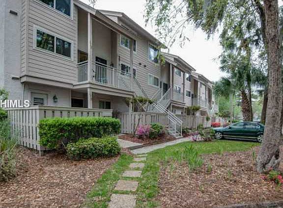 2nd image of 15 Deallyon Ave APT 110