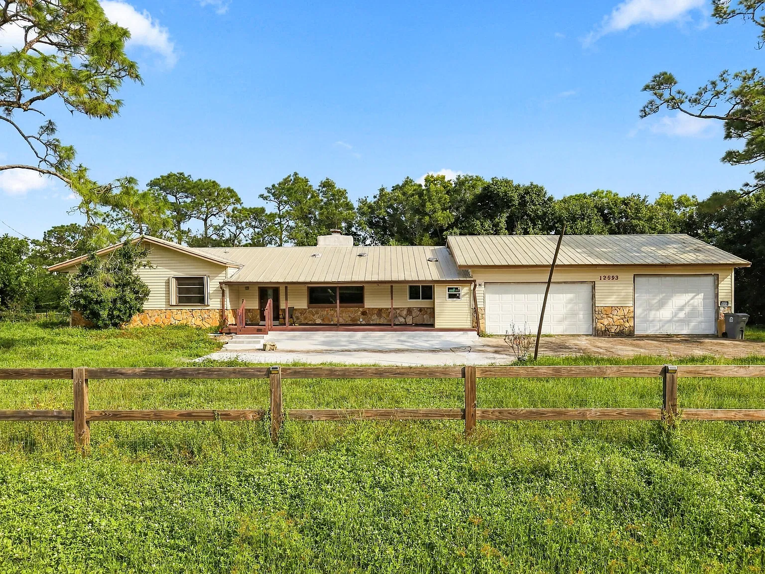 4 bed, 3.0 bath, 1521 sqft, $5,000 — Photo 1