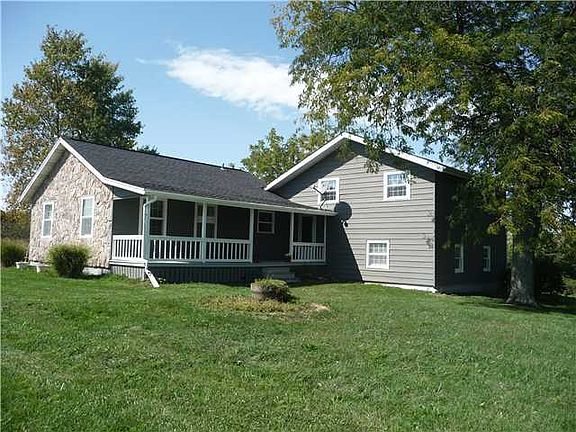 2nd image of 2010 Lundys Ln
