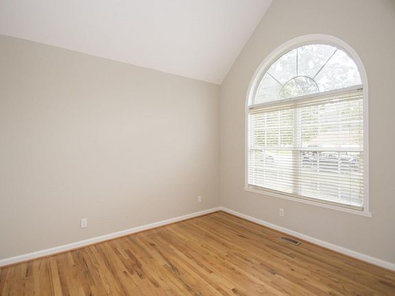 4th image of 133 Fishers Wood Dr