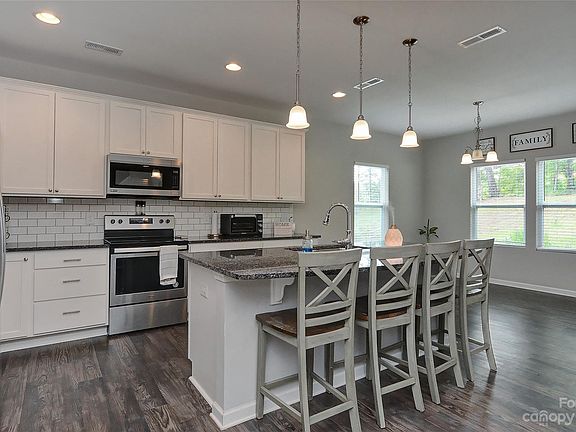 3rd image of 7601 Denbur Dr