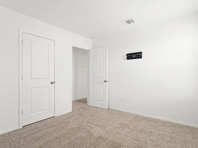 905 Powell St — Photo 27