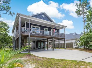 134 NE 12th St, Oak Island, NC 28465