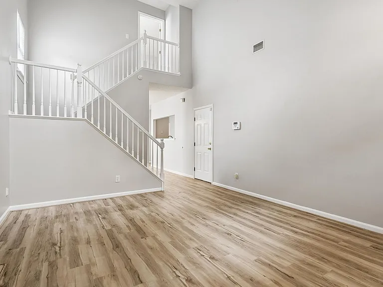 108 Nathan Pl — Photo 3
