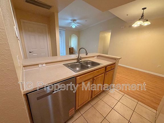 5th image of 10075 Gate Pkwy N APT 2012