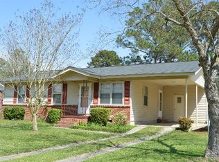 210 Lakeview Dr, Sylvester, GA 31791