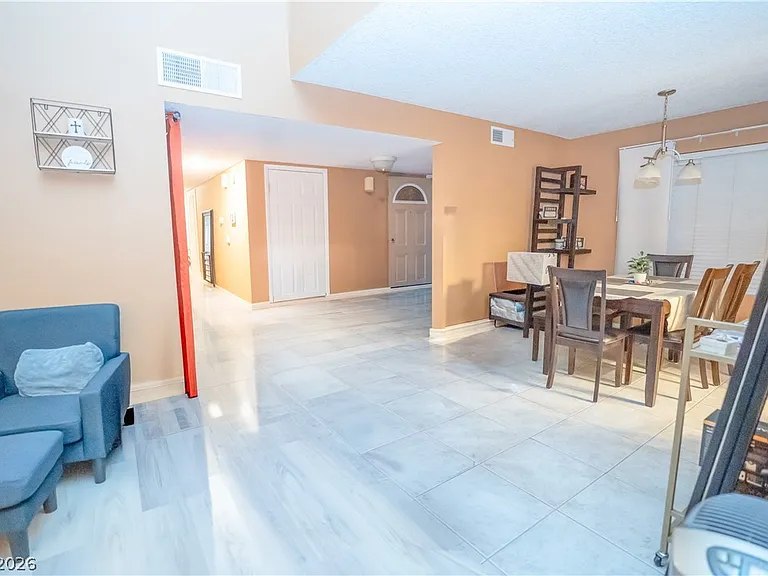 2451 Domingo St — Photo 22