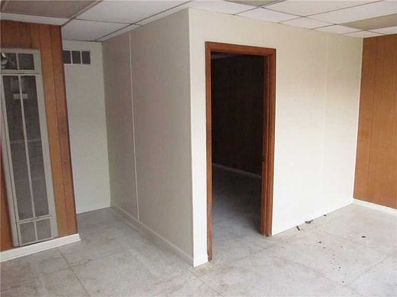 3rd image of 3628 General Meyer Ave