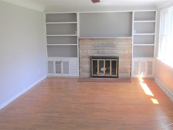 2nd image of 3135 Edward Pl