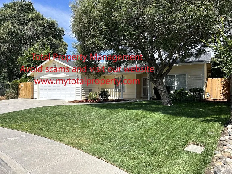 4724 W Manor Ct — Photo 1