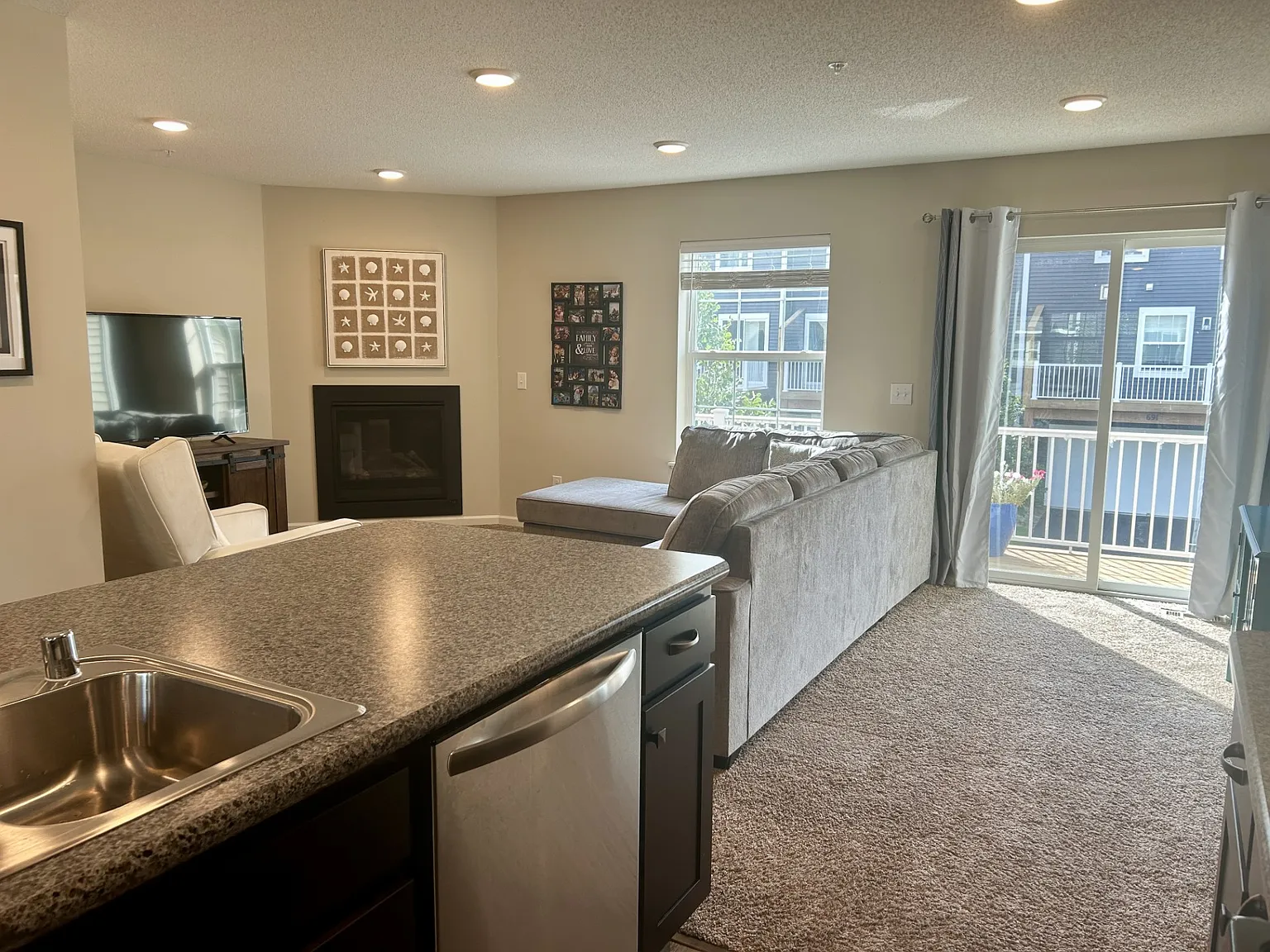Modern 2-Bedroom, 2.5-Bathroom Townhome Available in Lino Lakes! — Photo 4