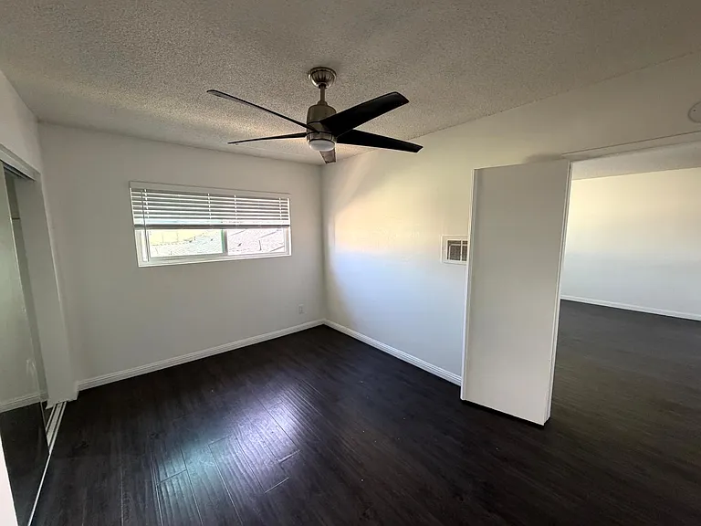 1335 Stanley Ave — Photo 4