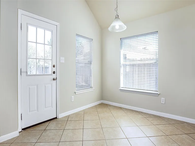 6214 Southcott Ct — Photo 9