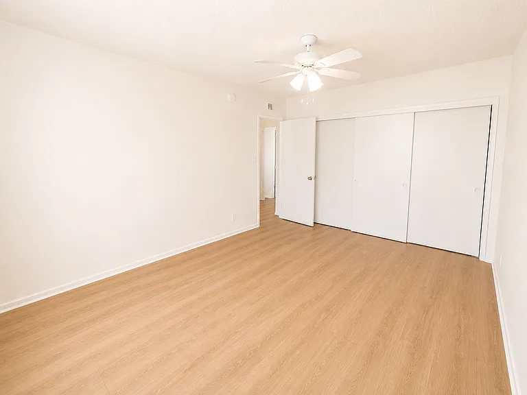14341 Chandler Blvd — Photo 5