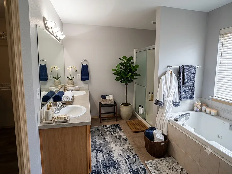 Dual sink, shower, bathtub private bathroom