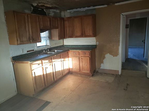2nd image of 739 Avondale Ave