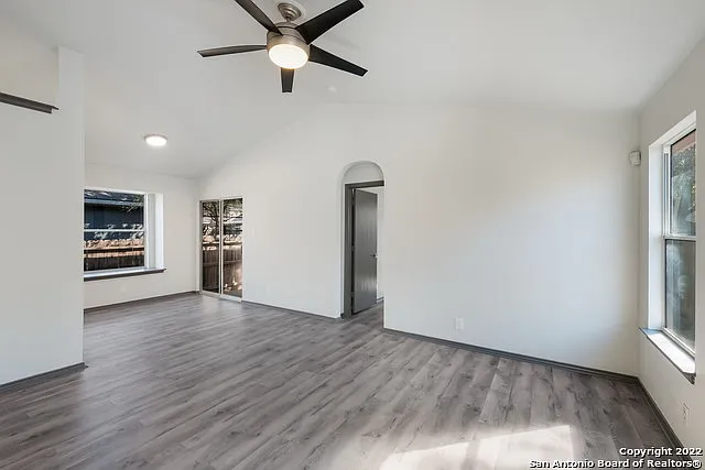 9014 Gill Brg — Photo 13