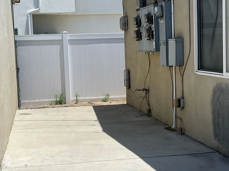 14201 Calvert St. — Photo 12