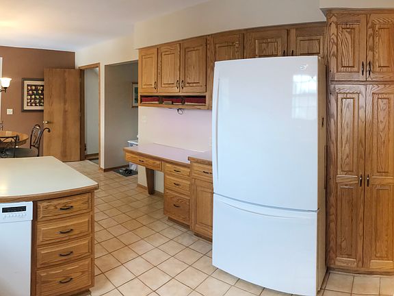 4th image of 564 Mary Knoll Ln