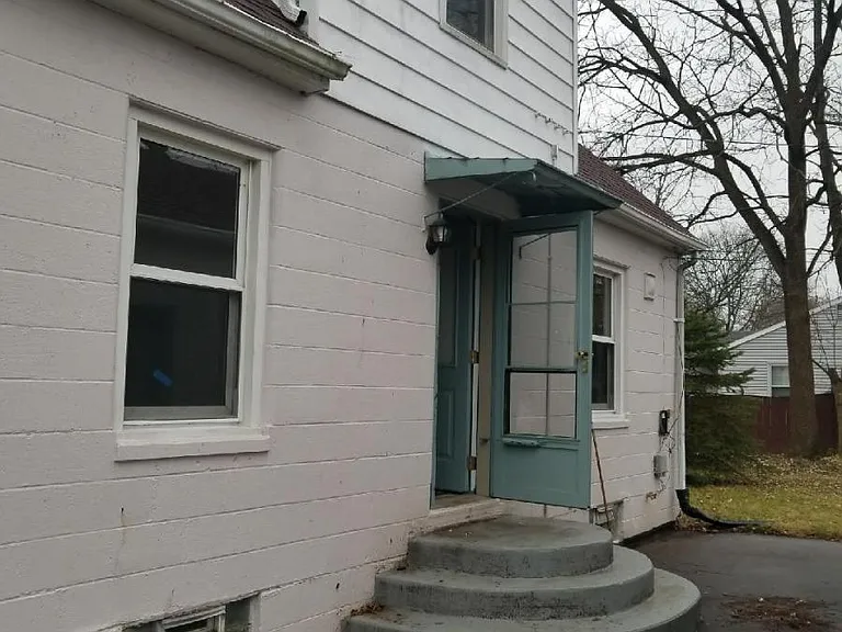 2901 Oakley Ave — Photo 2