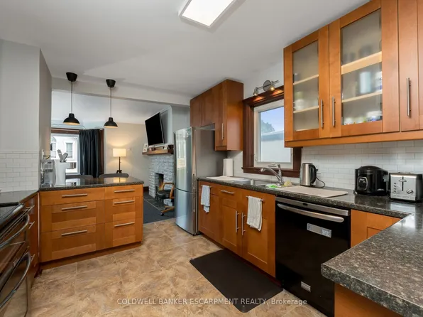 20 Mill St E #A, Halton Hills, ON L7J 1G9