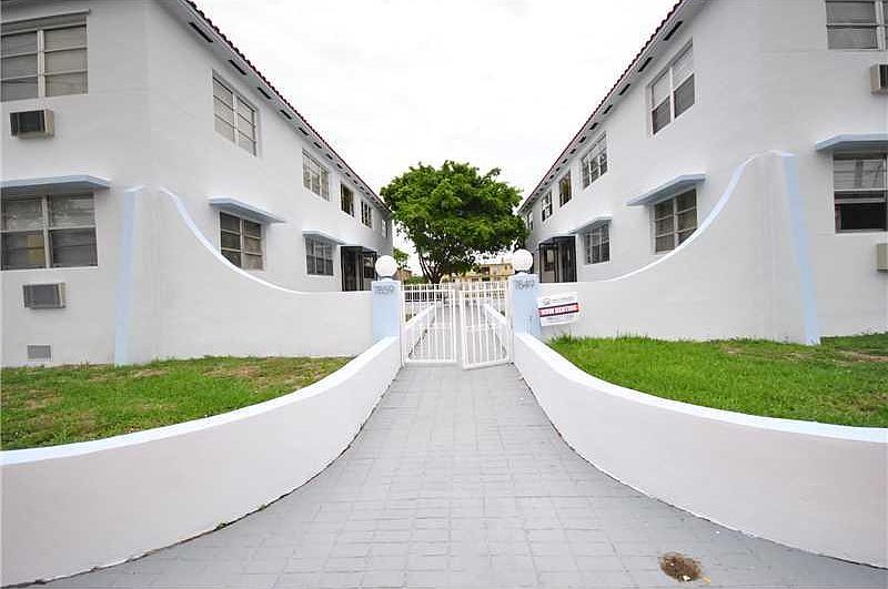1st image of 7859 Crespi Blvd APT 3