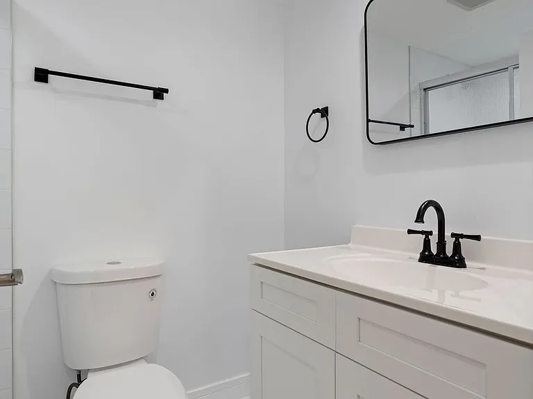 1624 N Bell Ave #G — Photo 14