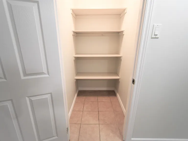 19 A College Cres #BASEMENT — Photo 7