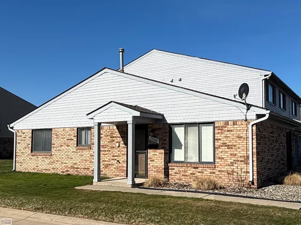 29368 Apple Garden Blvd, Chesterfield, MI 48047