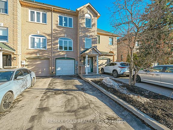 3rd image of 10 Provincial Pl