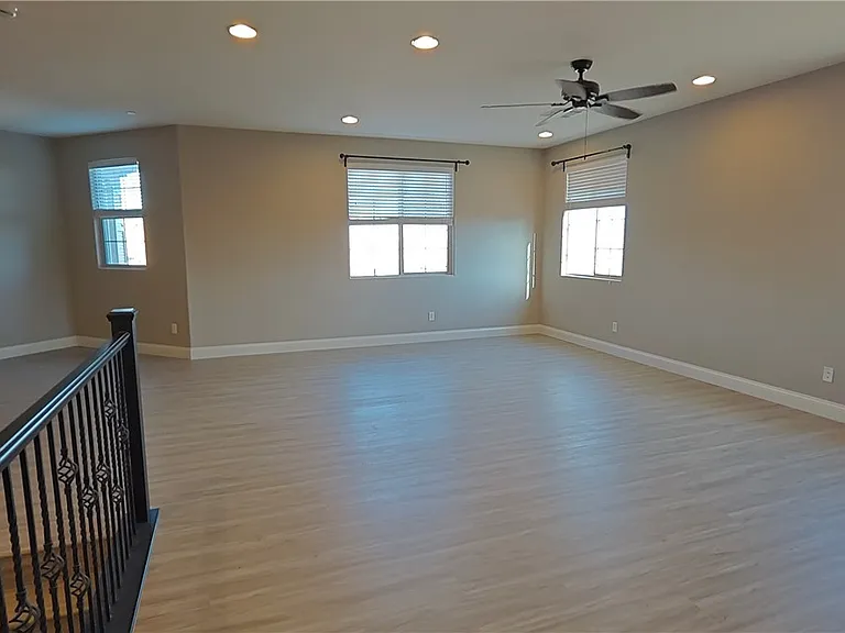 2868 Josephine Dr — Photo 33