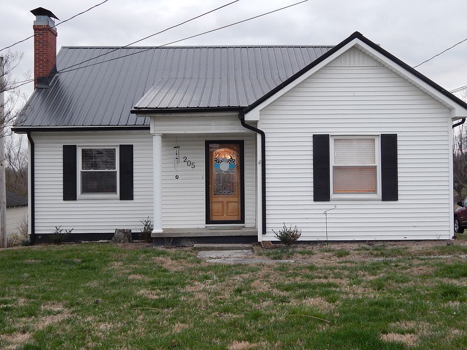 1st image of 205 Lexington Dr