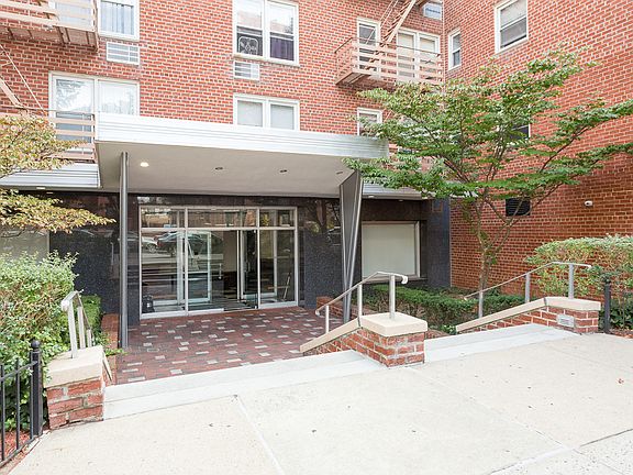 2nd image of 1717 E 18th St APT L2