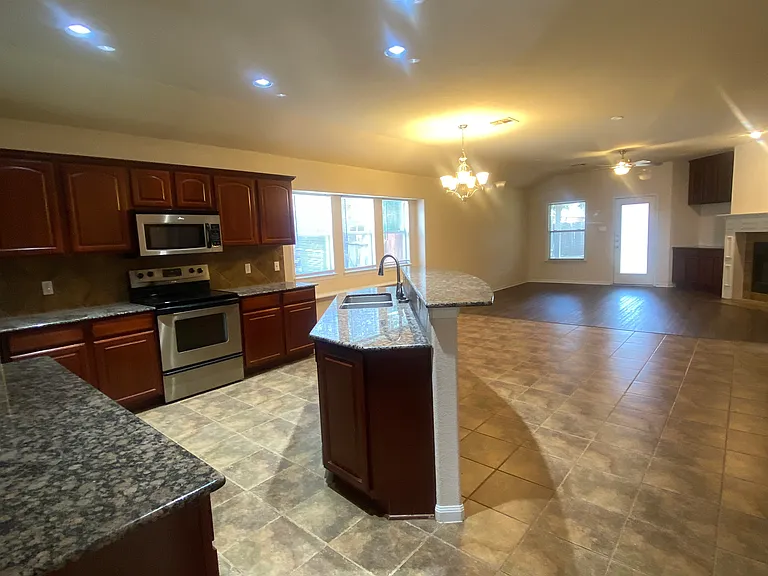 6004 Cobalt Ln — Photo 8