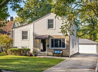 614 Green Valley Dr W, Lombard, IL