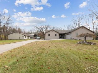 839 S Grey Rd, Midland, MI 48640