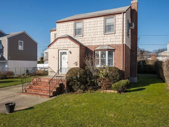 138 Opal Street, Elmont, NY 11003
