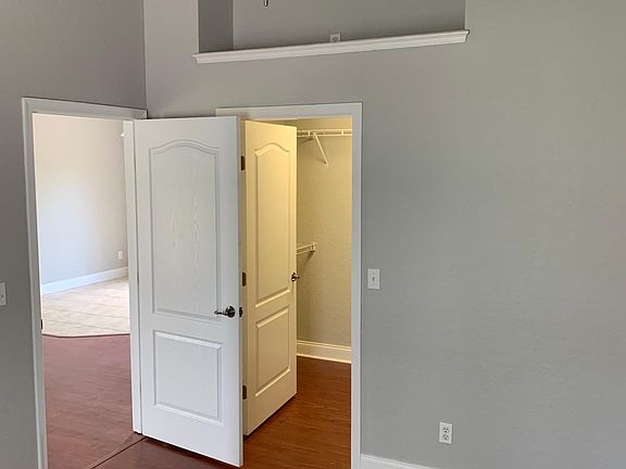 5th image of 2511 Fern Palm Dr
