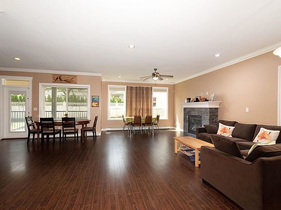 3rd image of 32620 Carter Ave