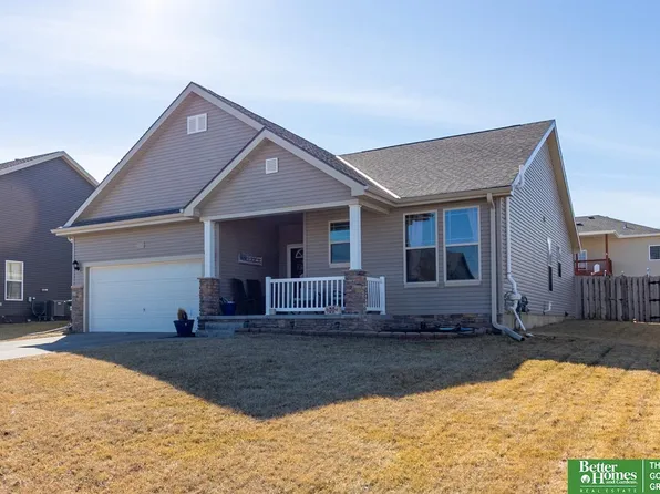 2205 Alexandra Rd, Papillion, NE 68133