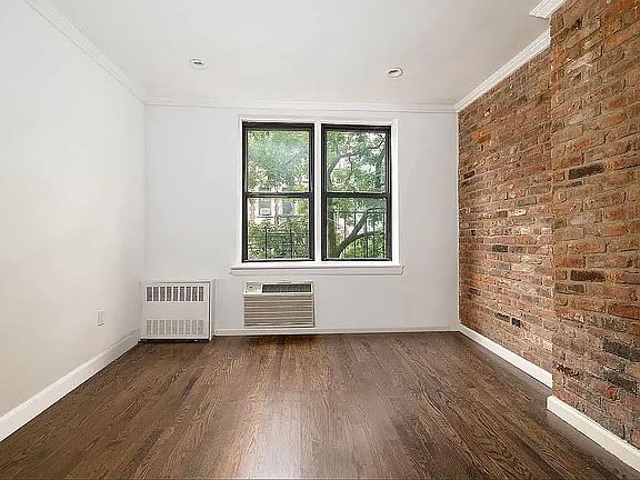 3rd image of 328 W 19th St APT 4C