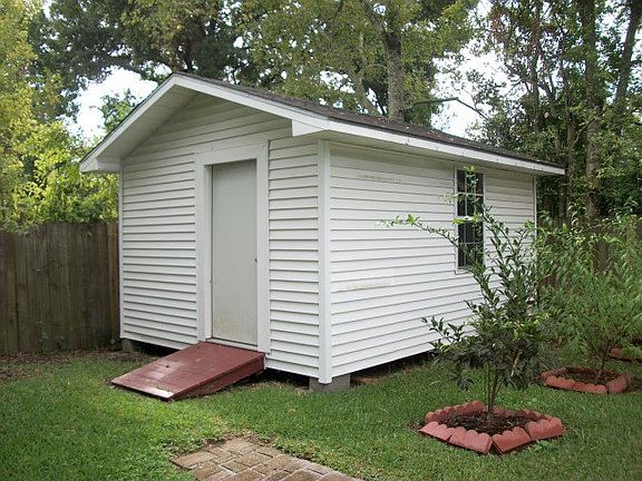2nd image of 2215 Avenue G